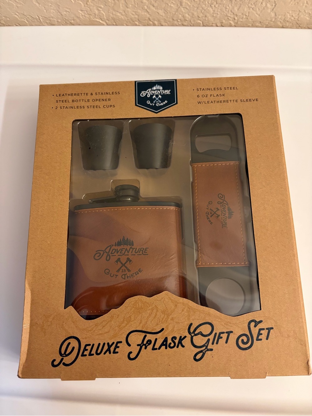 Kohl's Adventure Deluxe Flask Gift Set in Brown